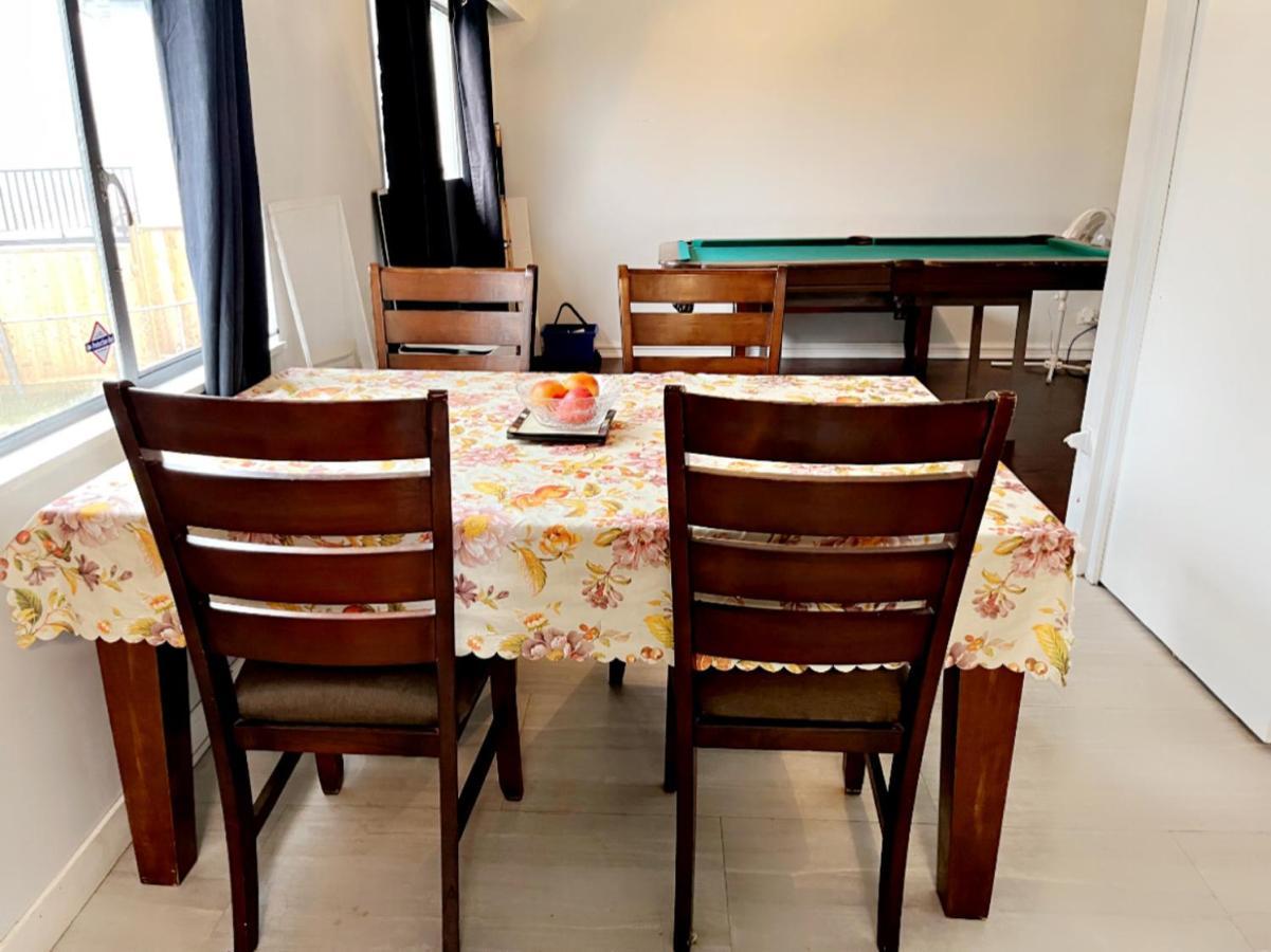 Vintage - 3 Bed House - North Surrey - Ping-Pong And Pool Table - Tv Cable Villa ภายนอก รูปภาพ